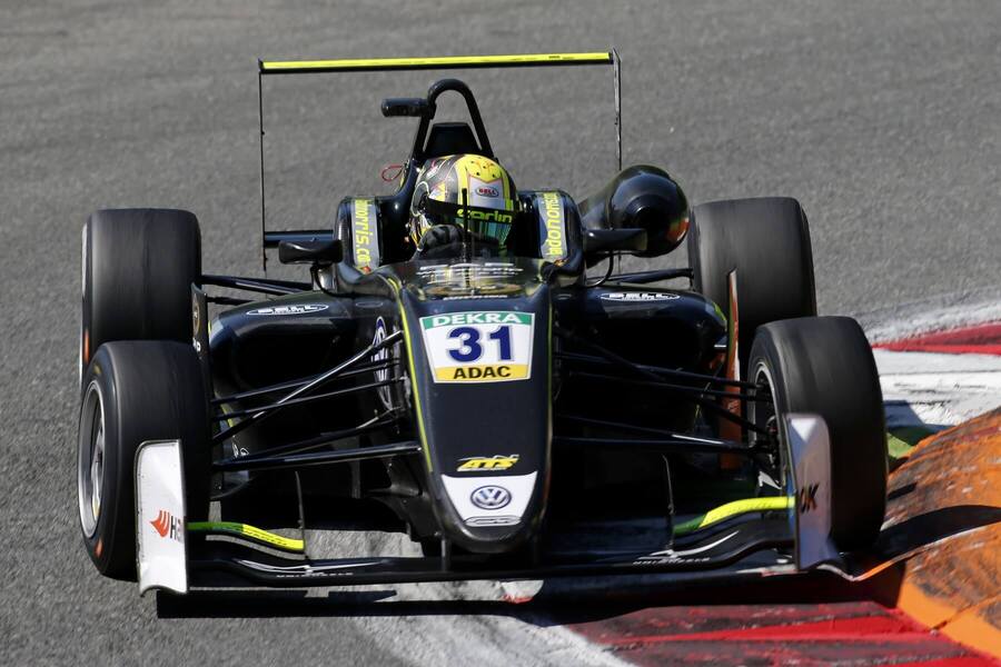 Lando Norris v monopostu Carlin – evropská F3