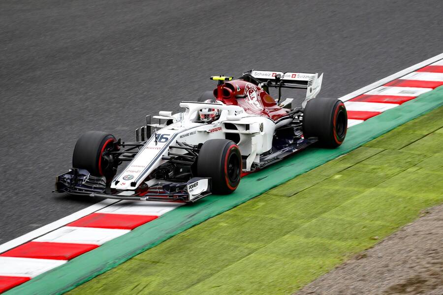 Charles Leclerc v monopostu Sauberu z roku 2018