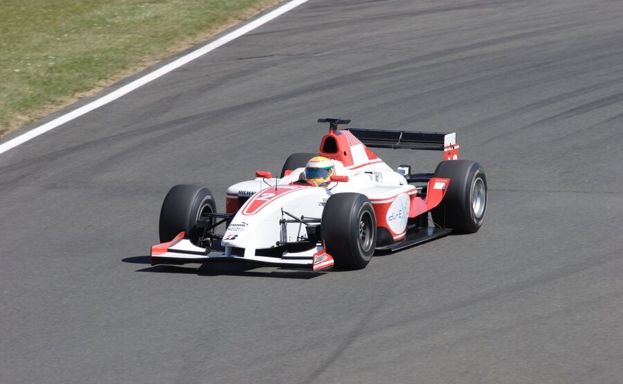 Lewis Hamilton v monopostu ART GP - GP2 2006