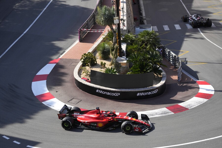Charles Leclerc během VC Monaka 2024