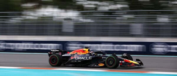 Max Verstappen v monopostu Red Bull Racing během velké ceny Miami 2024
