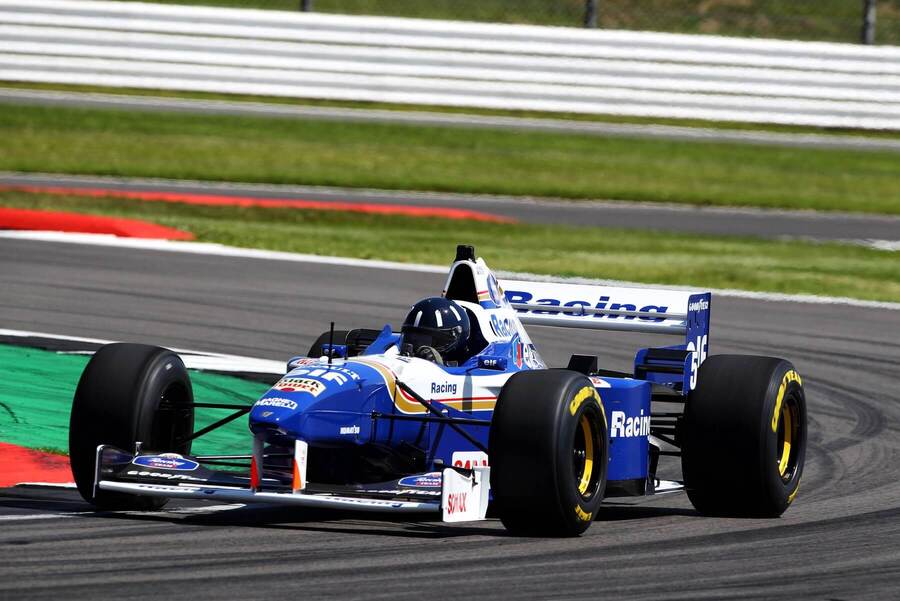 Damon Hill ve svém Williamsu FW18, se kterým vyhrál titul v roce 1996