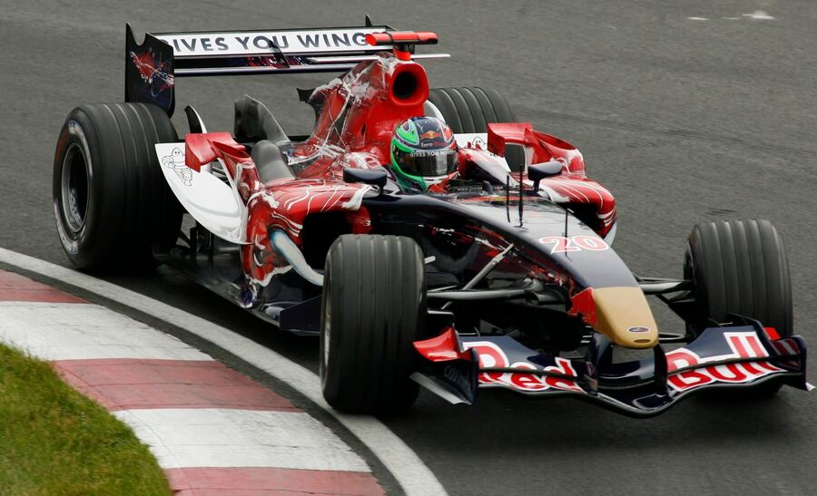 Viantonio Liuzzi v monopostu Toro Rosso během VC Kanady 2006