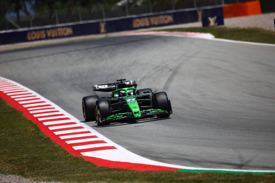 Nico Hülkenberg v monopostu Sauberu během VC Španělska 2025