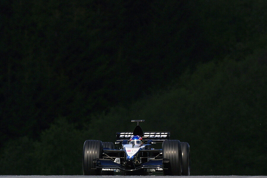 Fernando Alonso ve voze Minardi z roku 2001