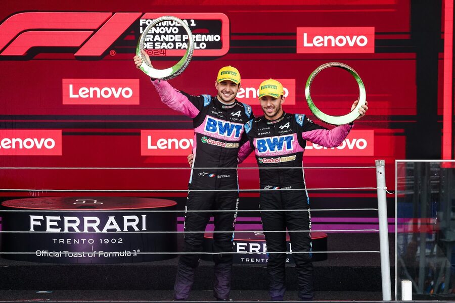 Pierre Gasly s Estebanem Oconem slaví dvojité pódium po VC Brazílie 2024