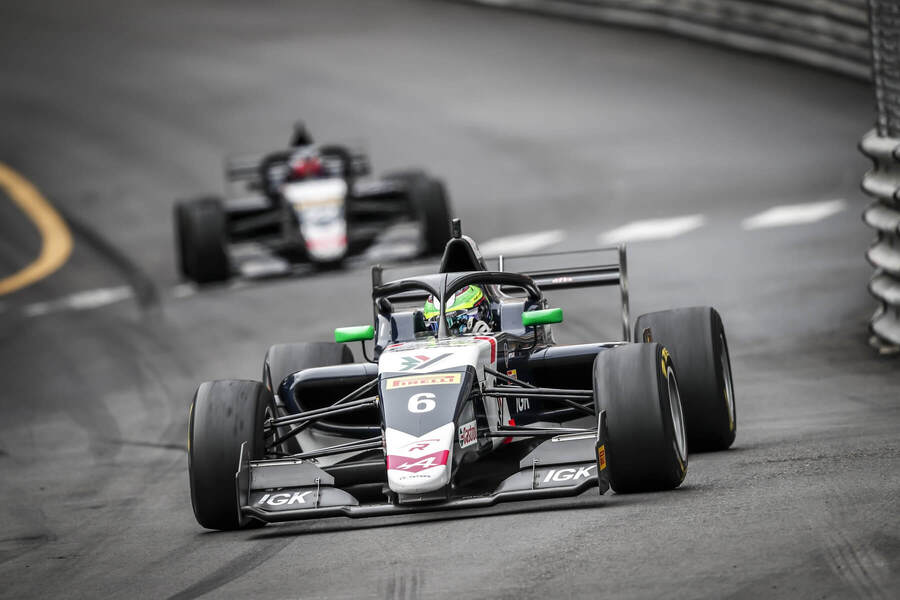 Isack Hadjar v monopostu R-ace GP během VC Monaka 2021