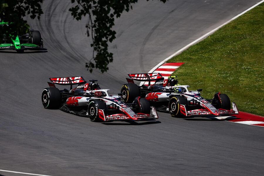 Esteban Ocon (vlevo) a Oliver Bearman během VC Kanady 2025