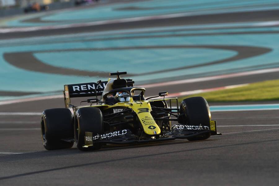 Daniel Ricciardo v monopostu Renaultu z roku 2020