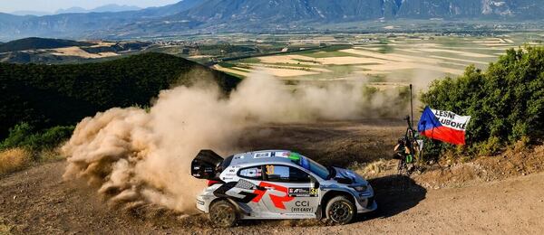 WRC Rally Acropolis, Elfyn Evans a Scott Martin s vozem Toyota Yaris GR Rally2 na shakedownu, fotka z roku 2025