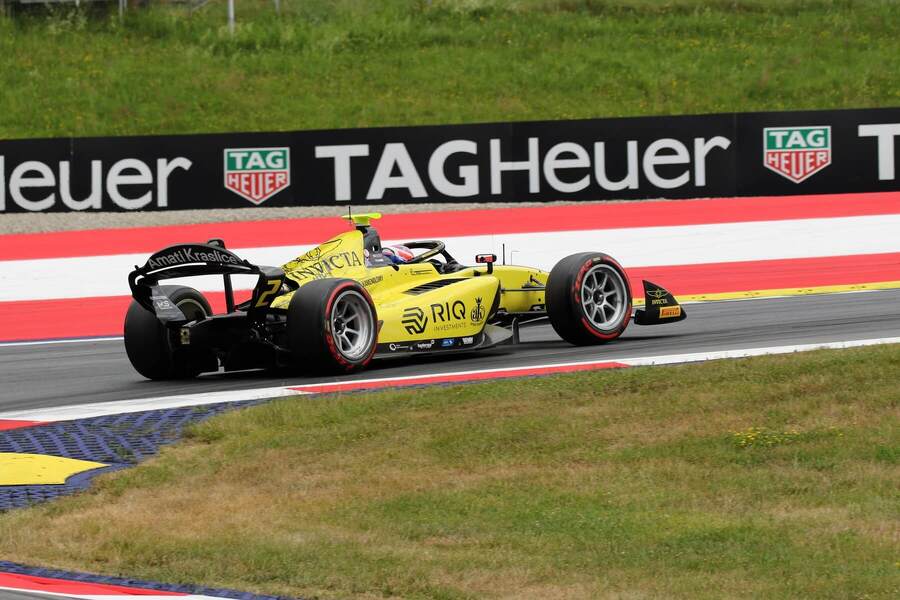 Roman Staněk v monopostu Invicta Racing během sprintu VC Rakouska 2025