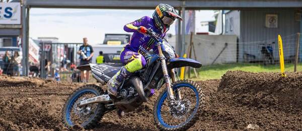 Motokros, MXGP v Německu, Francouz Mano Faure s Yamahou během závodu