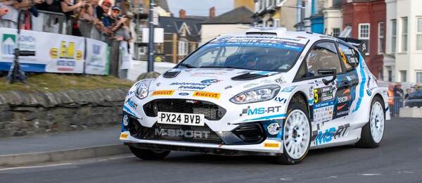 JDS Machinery Rali Ceredigion, Jon Armstong s vozem Ford Fiesta Rally2 (fotka z roku 2024)