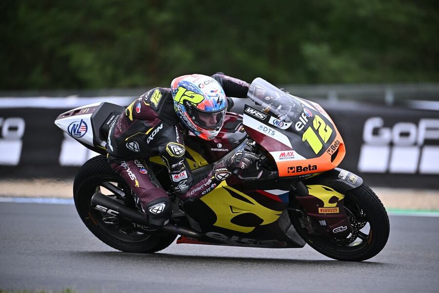 Český závodník v Moto2 Filip Salač