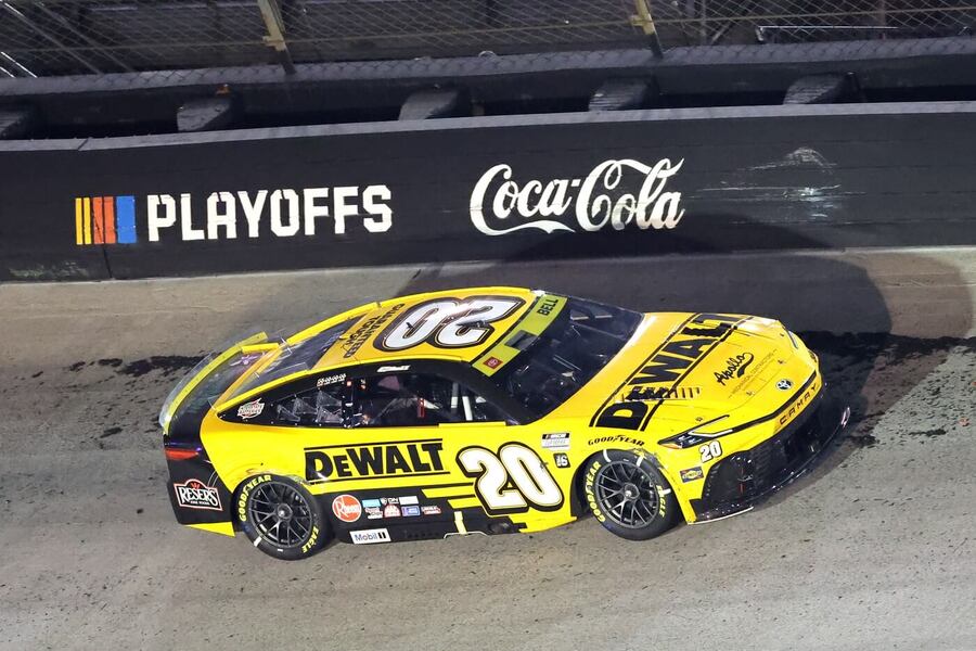 Závod NASCAR play off v Bristolu vyhrál Christopher Bell