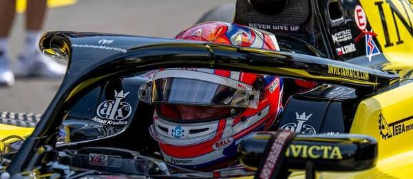 Roman Staněk v monopostu Invicta Racing