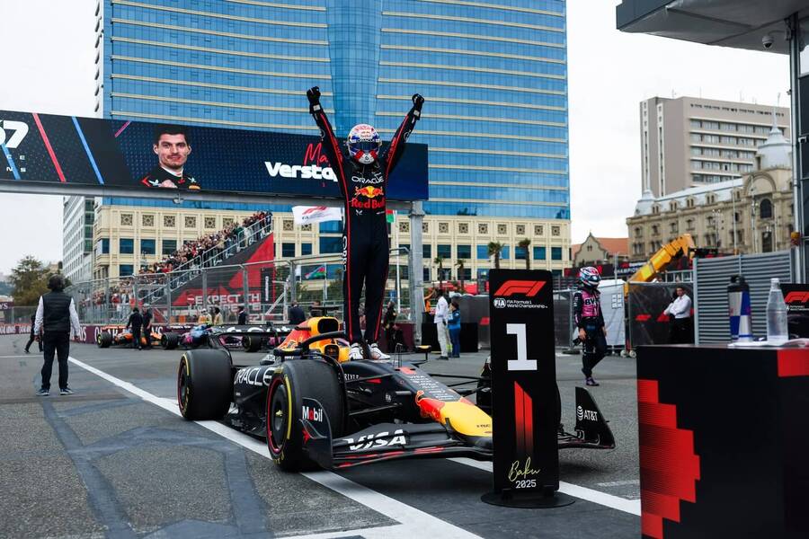 V Baku vyhrál Max Verstappen s Red Bullem
