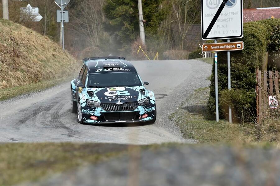 Známé divácké místo v blízkosti přehrady Bystřička, zde se dříve jezdila i Rally Vsetín