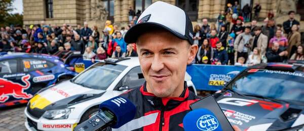 Filip Mareš poskytuje rozhovor před startem Central European Rally 2025 Filip Mareš poskytuje rozhovor před startem Central European Rally 2025