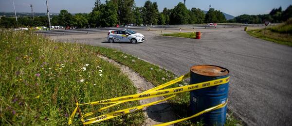 Ilustrační foto z rally, snímek z Valašské rally v roce 2020, který se jezdí v blízkosti Rally Fulnek