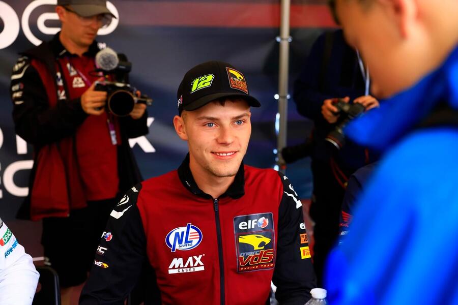 Motorsport, Moto2, Filip Salač během zastávky v Brně