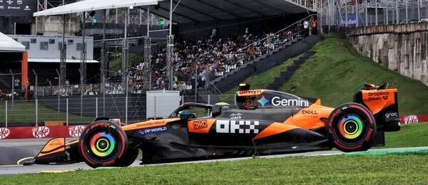 Lando Norris zatím víkendu v Brazílii dominuje. Vyhraje i hlavní závod?