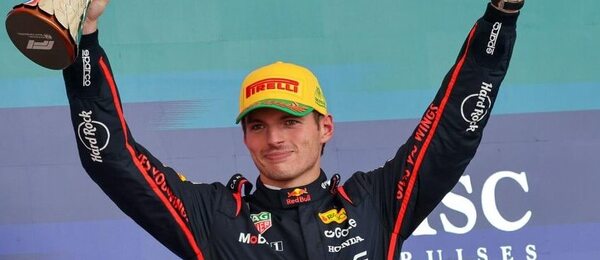 Max Verstappen předvedl v Brazílii další skvělý obrat. Co dalšího se událo?